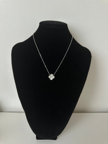 Collier un trèfle [ argent blanc ]